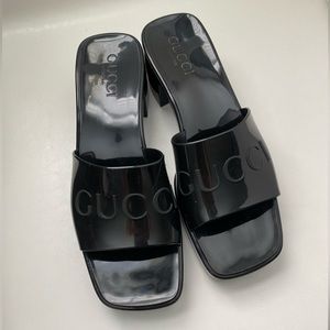 Authentic Gucci sandals size 7 in black
